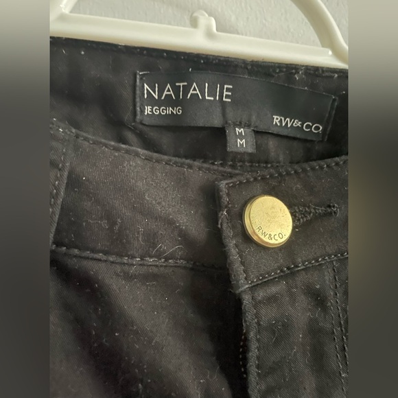 RW&CO. Natalie Black Jeggings with Gold Button - Picture 2 of 3